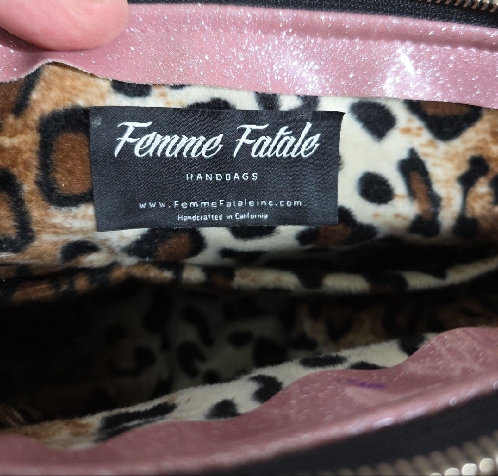 Femme Fatale Pink and Black Upholstery Quilted Women's Bag With Leopard Interior - Picture 4 of 5